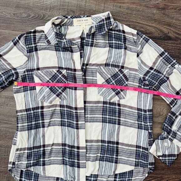 Cloth and Stone Split Back Button Down Plaid Top Size M Women’s - Picture 5 of 13